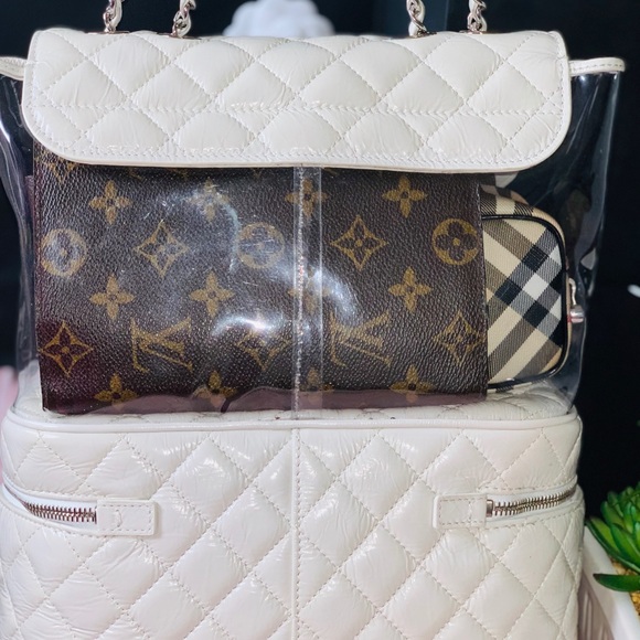🍾🥂Host Pick🥳Chanel PVC Aquarium Flap Bag - Picture 4 of 14